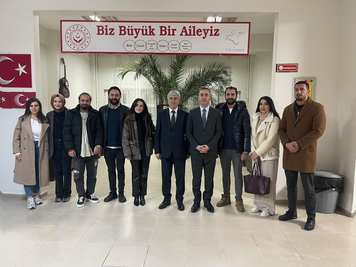 Vaniltica's tweet photo. ‘18 Aralık Uluslararası Göçmenler Günü’ kapsamında @sgdd_asam  ile komisyonumuz işbirliğinde Van Edremit Çocuk Evleri Sitesinde refakatsiz çocuklarla bir araya geldik. Emeği geçen ve bizleri ağırlayan @vanashim’e  ve Van Edremit Çocuk Evleri Sitesi müdürlüğüne teşekkür ederiz. https://t.co/m9yEpVnL6e