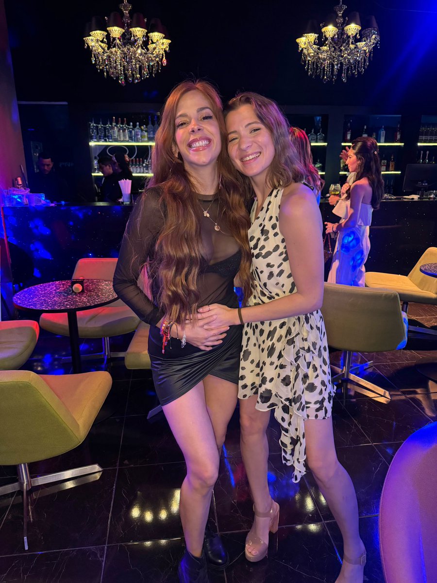 gwengl333's tweet image. Hosting NOVUS 2025🤲🏽🍾✨

NOVUS 2025 🤲🏽🍾✨

Ayer fue el lanzamiento oficial de NOVUS y estamos muy contentos con lo que se viene!!!!!! 

Gracias a Dios un evento más hosting😍🧎🏽‍♀️🎤 un placer contarles sobre la fiesta 🎉 del año!!! 

🎤 

#bendiciones #newyear #host