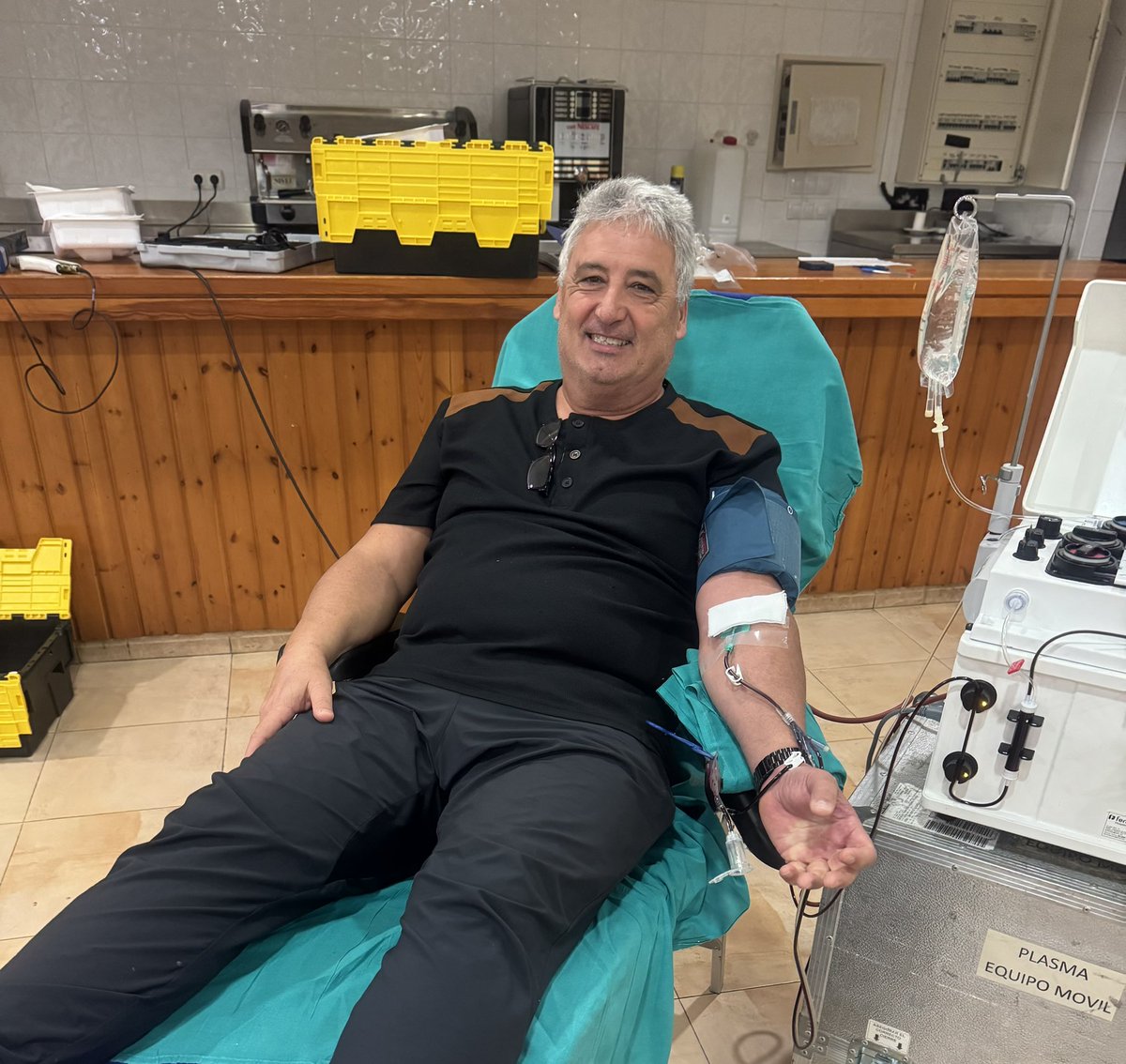 Feliz nuevamente de compartir que hoy hice mi donación número 94! 🙌
Esta vez también doné plasma, sumándome por la gran necesidad que existe.
Cada donación cuenta y puede salvar vidas. 💉❤️
¡Sigamos ayudando! <a href="/GVAdonasang/">GVA Dona Sang</a> <a href="/andfcae/">Asociación Nacional de Donantes</a>