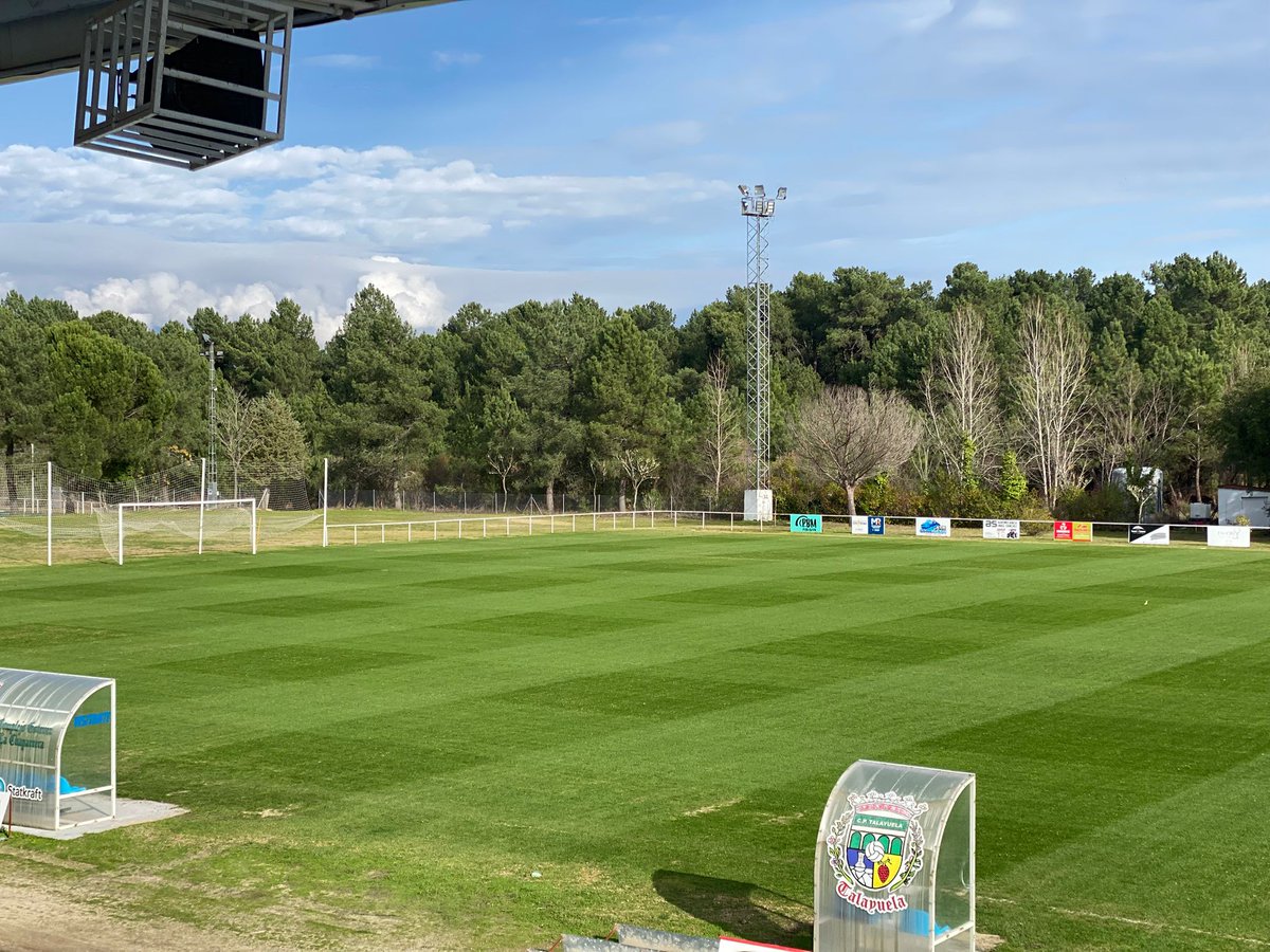 ¡No hay lugar como el hogar! Y menos cuando nuestra CASA luce así de espectacular. 😍😍💙💙 ¡Vaya alfombra!
​#CPTalayuela #NuestraCasa #MareaAzul #Fútbol