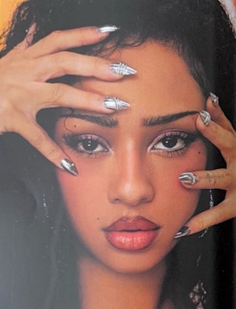 manonloops's tweet image. MERET MANONNNN