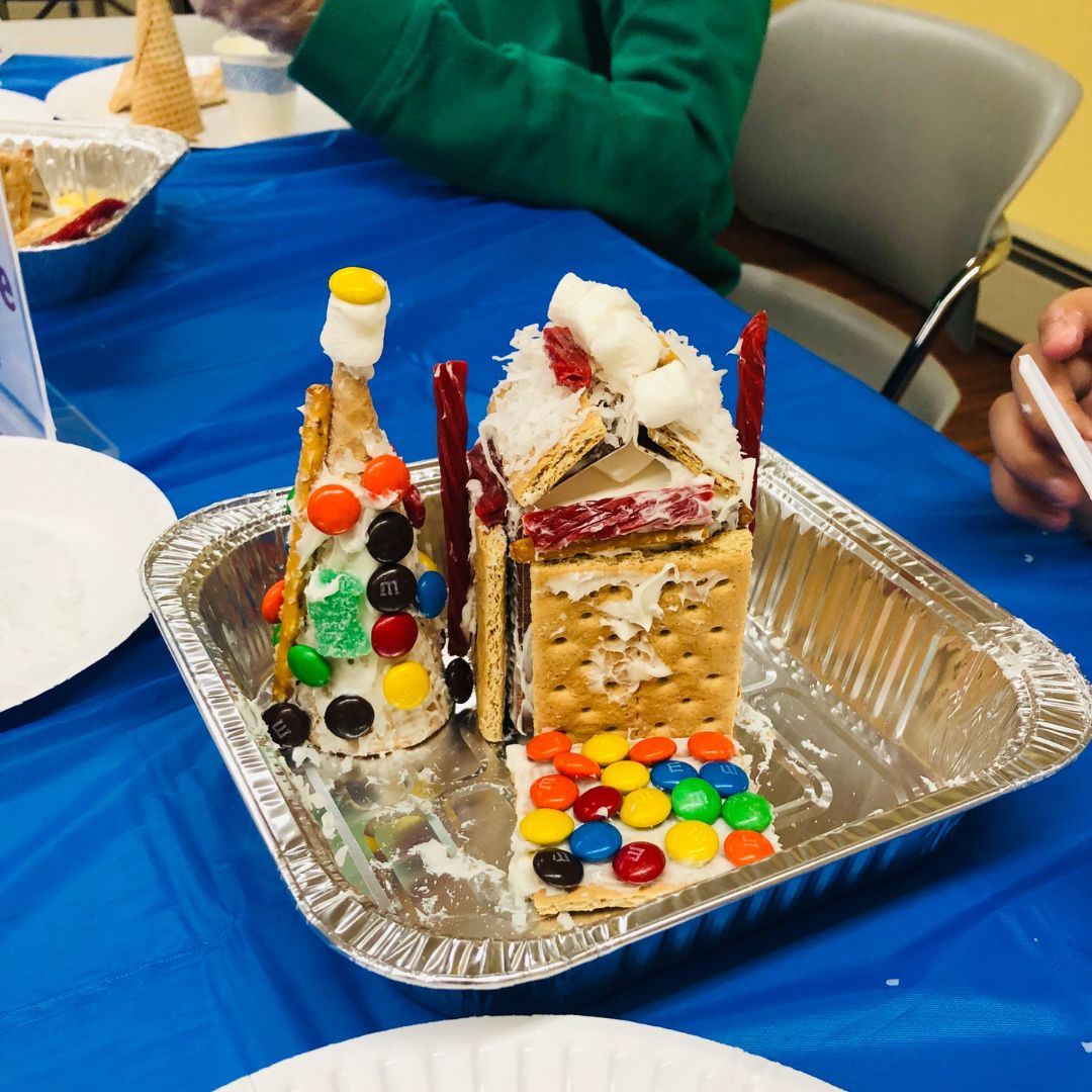 libraryNMPL's tweet photo. Gingerbread House Workshop Recap
Last week's #GingerbreadHouse Workshop program was a huge success! There were many sugary smiles throughout the night.
Photos at: https://t.co/FRvlVwx4CW
#childrensprograms #newmilfordpubliclibrary #newmilfordnj #newmilfordnewjersey https://t.co/0VZw7uhPiN