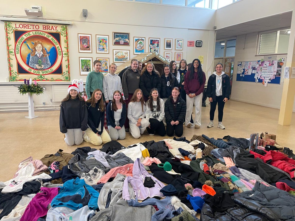 BrayLoreto's tweet photo. 🧥 Many thanks to our 3rd Year students who organised an outdoor garments collection for Five Loaves🧥 https://t.co/TjyTrhdjbz