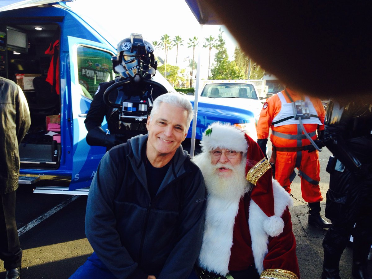 MarshallRTeague's tweet photo. THAT time of year
the Spirit of #Christmas
makes us ALL a big kid at heart
#TBT #ThrowBACKThursday
Me & the #BigGuy π
πΌ
#MakingTheList
Oh #Santa yeeeaaahh Iβve been good π #TrustMe https://t.co/SXcdc9vjII
