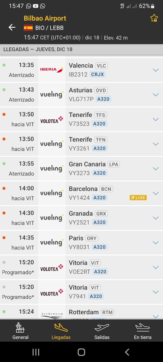ForondaAirport's tweet photo. 5 vuelos desviados a Vitoria 
Pero iberia la única y principal empresa de handling no dispone de medios para atender esos vuelos y necesitan ayuda de DHL y solo con 4 trabajadores!!! @ramirogonza @Imanol_Pradales no se iban a tomar medidas? Un avión sigue aquí esperando https://t.co/6Vbi2Nh5hq