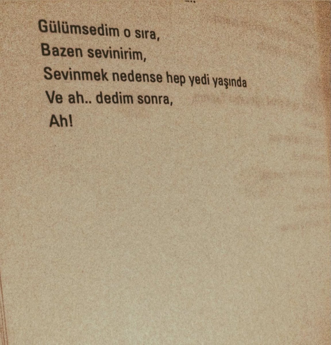 Sevinmek nedense hep yedi yaşında

didem madak