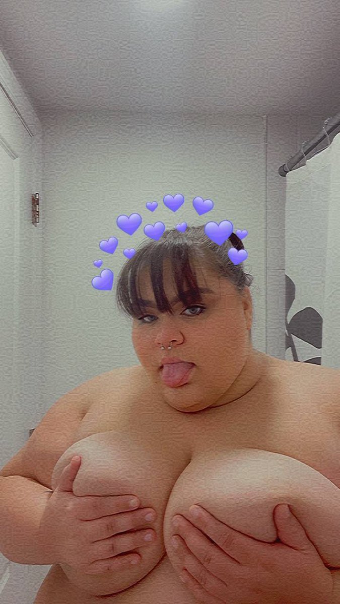 I made my VIP OnlyFans into a FREE to subscribe page now 😘 

Pay PPV and get off to tons of content -> onlyfans.com/nymphadoraaaa/…