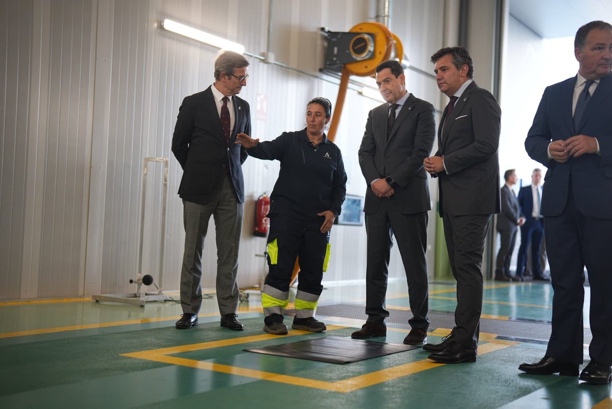 Compromiso cumplido. Inauguramos la Estación de ITV de Lepe, una reivindicación desde hace 30 años de los vecinos de la costa occidental de la provincia de Huelva.

¡Desde hoy se puede pedir cita!

Los onubenses ganan en comodidad y ahorran tiempo y combustible.

#AndalucíaAvanza