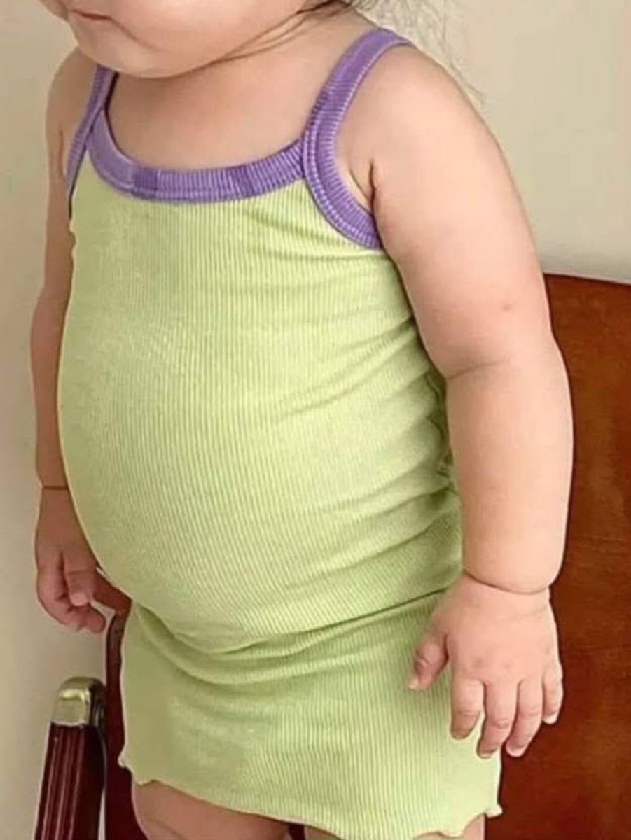 invis4yo's tweet image. "Why don't you like tight dresses?"
Me in tight dresses: