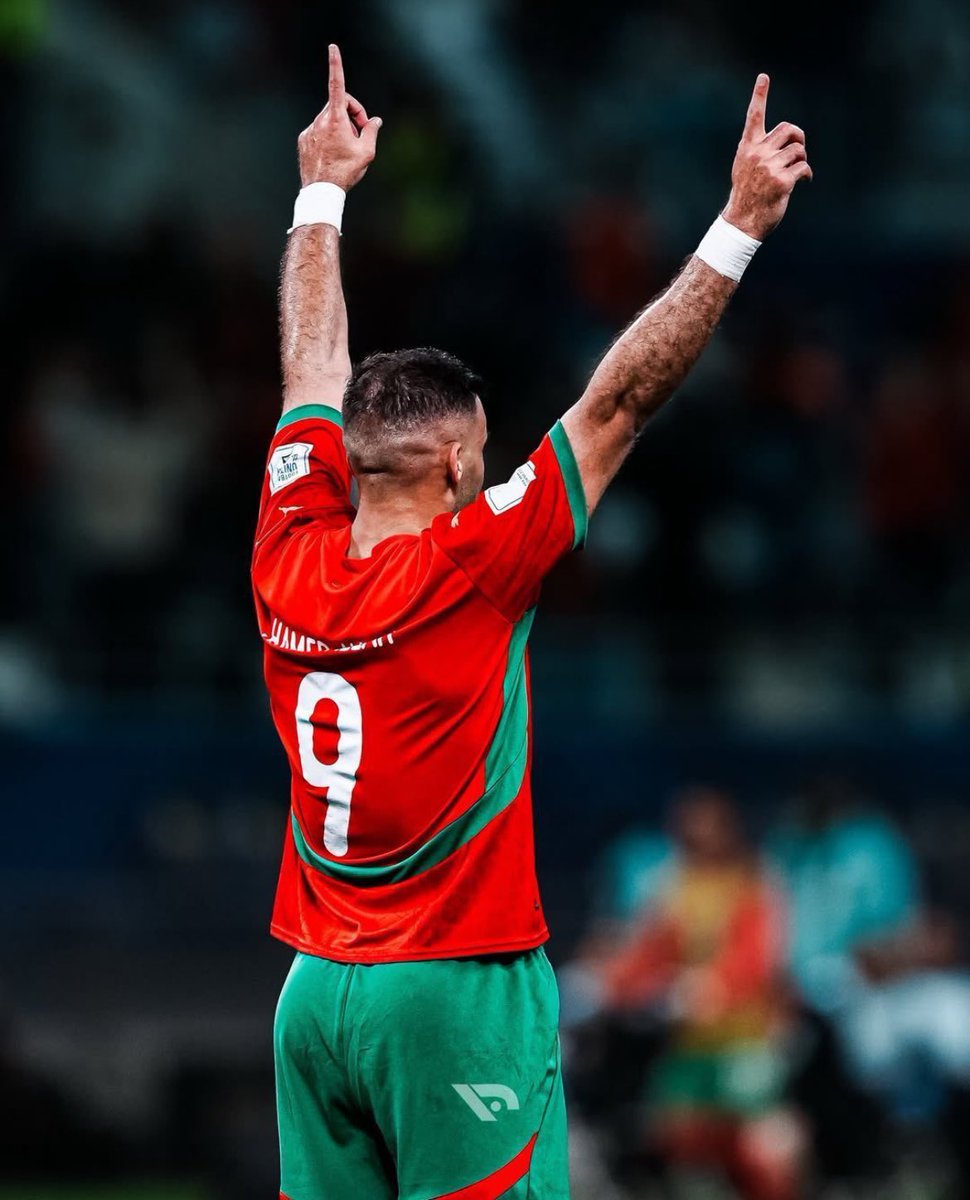 عزائي لجيل عربي راح يتذكر اسم هذا الرجل وماعاش ايامه الكروية .. كل شخص تابع مسيرة هذا الرجل محظوظ بمشاهدة الكمال الكروي لمهاجم تاريخي

احترام كبير يا رجل ❤️❤️❤️❤️❤️❤️❤️