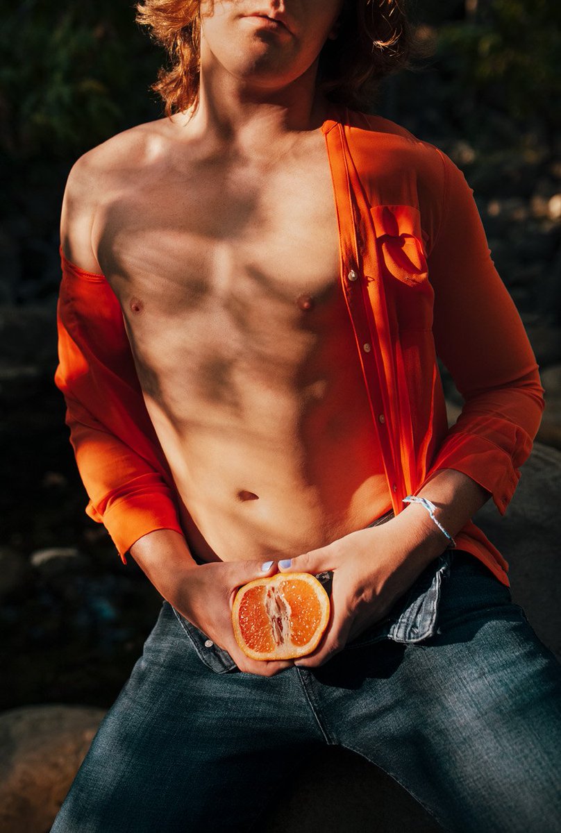 KikiPoses's tweet photo. new to nsfwtwt!

- kiki :)
- bi, queer, he/she/they
- 18+ (‼️) artistic and erotic nude model 
- rlly good at naming cars and sitting still
- ❤️ and 🔄 for moots! looking to make new friends here 😁 https://t.co/1PPSwZ56lZ