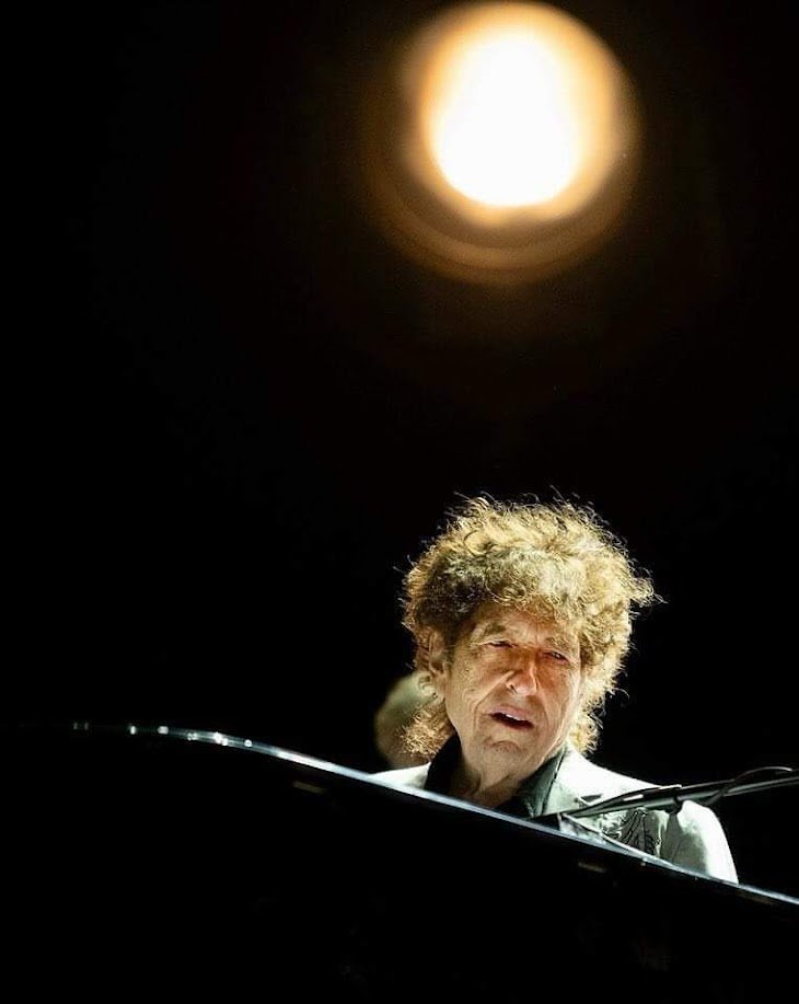 Damn, I miss him
#night 
#bobdylan