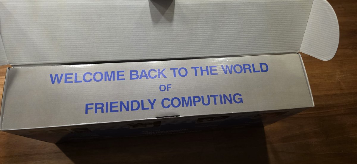 dnijhoff's tweet image. What a surprise, my Commodore64 Ultimate arrived today! And what a great package it is, can't wait to begin. Many thanks to @commodoreofcl for reliving our childhood #nostalgia
#c64 #commodore64 #Commodore64Ultimate