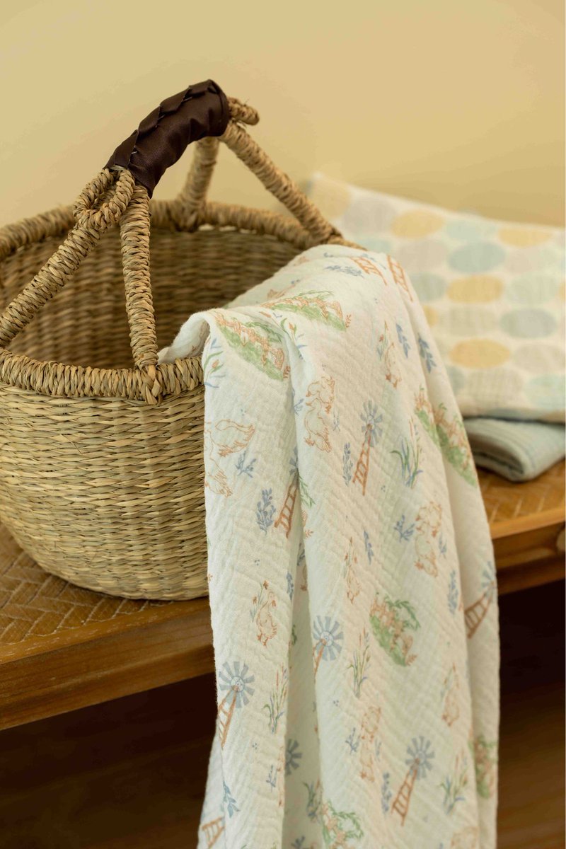 vimvim_baby's tweet photo. The Happy Ducks Collection: Wrap Babies in Warm Dreams. 🦆☀️ 

#Gllquenbaby #DecemberVibes #WinterSnuggles #BabyBlanket #HolidayGifts #CozyAtHome https://t.co/Z8T5Bf9OuP