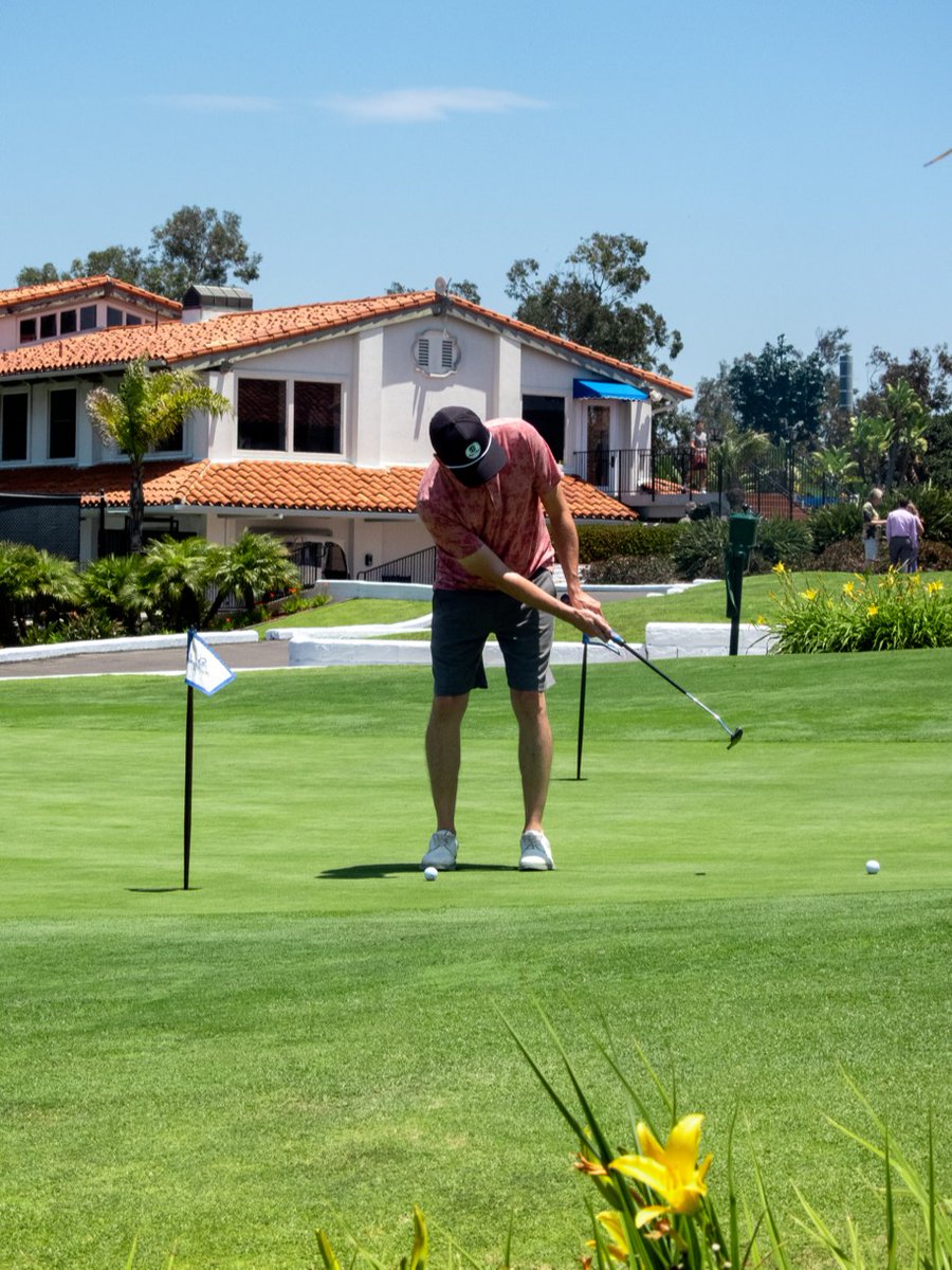 Grip. Aim. Sunscreen. Repeat.

Surface is the perfect sunscreen for golfers, offering a clean, non-greasy feel, zero slip on your grip, and UV protection that outlasts your round.

#SurfaceSunscreen #Golfers #LifeInMotion