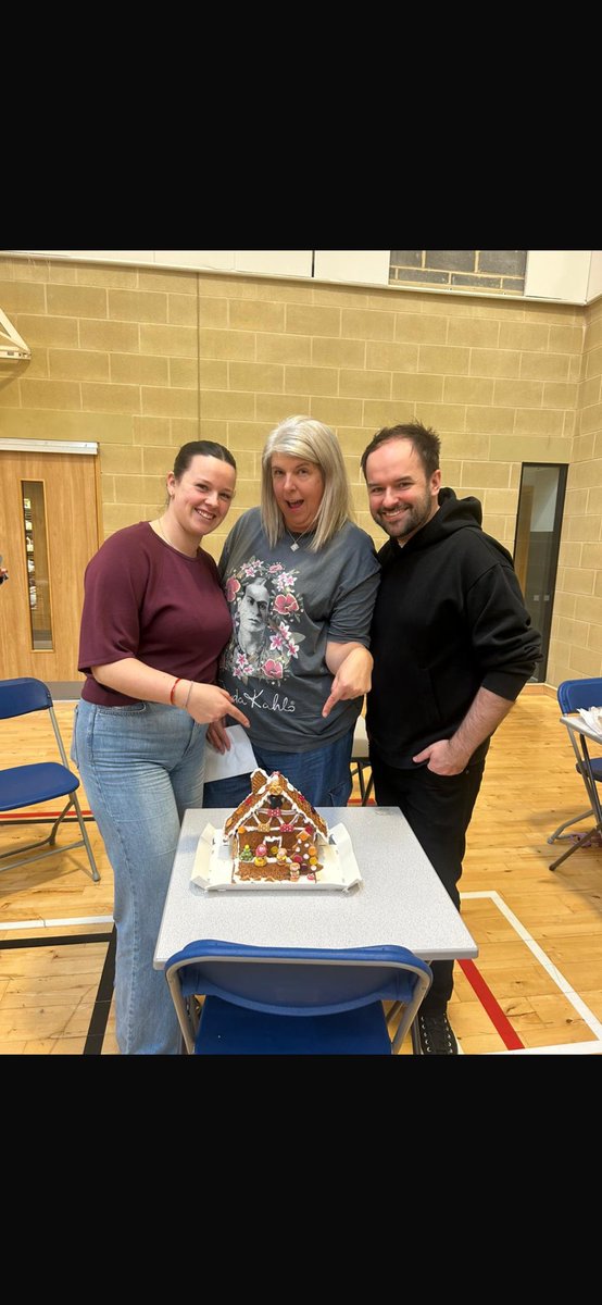 gingerbread house competition, Well done to <a href="/HouseCurran/">CurranHouseCVHS</a> for coming 🥇 We also had many other festive activities and finished off with a xmas carol 🎄 Thankyou to all participants and huge thankyou to <a href="/ClydeValleyPE/">ClydeValleyPE</a> who made this happen! 
Merry Christmas, See yous all next year