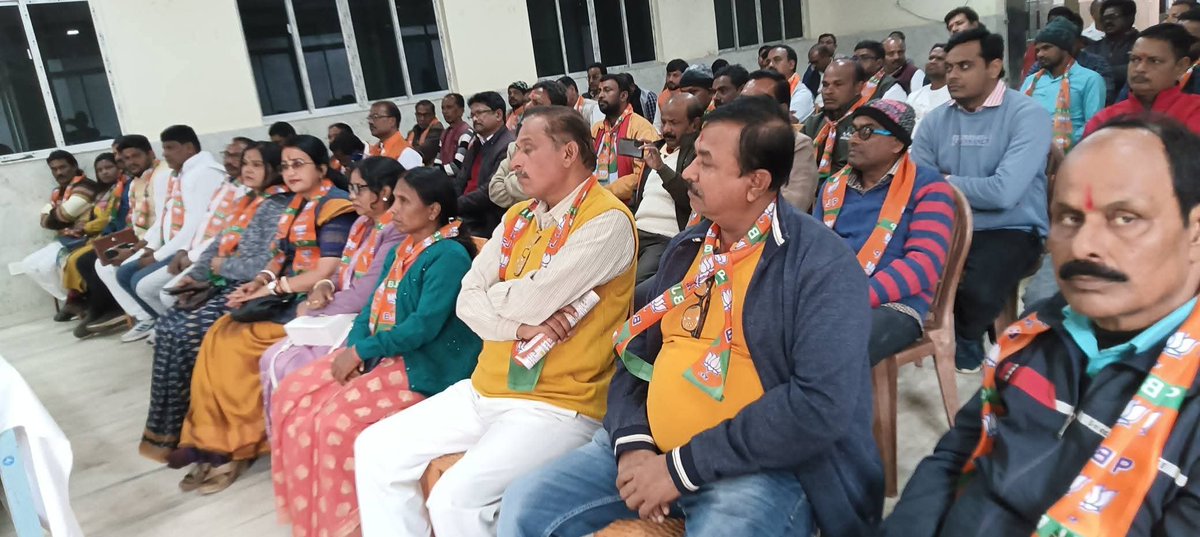 VIVEKA NAND ROY tweet media