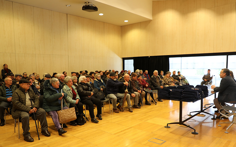 Cartão Social do Munícipe entregue a cerca de 200 beneficiários dlvr.it/TPv2ST