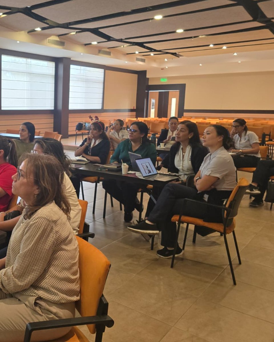 CODEFE's tweet image. 🚀El workshop “Redesigning Value Proposition for Global Excellence” junto al Colegio DELTA, replanteando cómo una propuesta de valor sólida impulsa resultados reales con el Modelo EFQM.

¿Tu colegio ya está preparado para competir a nivel global?

📲 bit.ly/3avIs7L
