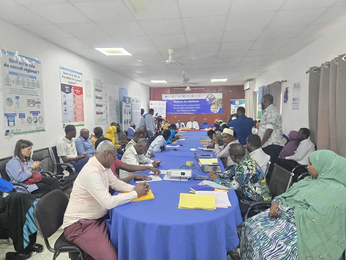 c_obock's tweet photo. Mission conjointe.

Des représentants de la #Suède, #Norvège, de l’#UE et de l’#OIM ont mené une mission de 2 jours à #Obock pour le suivi des projets financés.
 📌Visite de #LaFabrik et Rencontre avec les communautés de #Fanteherou et #DallayAf pour la validation des #PAC. https://t.co/BjuNrCtiBD