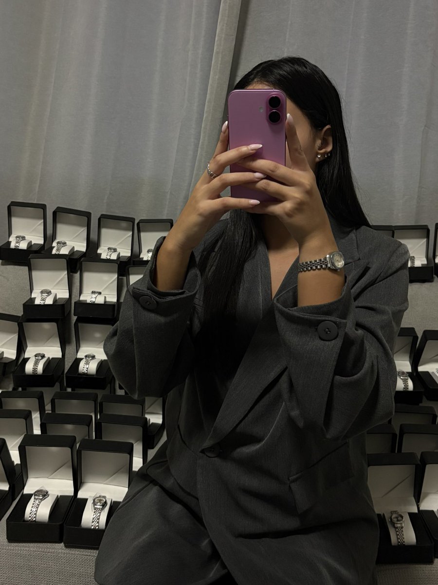 kr_n2s's tweet image. Salut tout le monde ! Là franchement c’est dur j’ai mangé la sauce de ma vie sur Twitter et ça m’a grave affecté j’ai pas l’habitude mais c’est le jeu
Je suis pas du genre à m’expliquer, mais là ça me fait trop chier parce que rien est vrai.