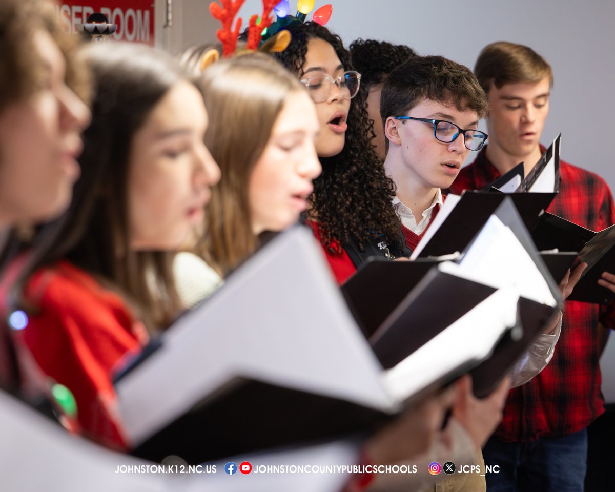 JCPS_NC's tweet photo. Christmas carolers from @Clayton_Comets Honors Chorus treated Riverwood Middle students and staff to Christmas songs. They also took their holiday cheer and shared it with staff at the A.G. Glenn Building.

Thank you to @JCPSFineArts for providing this special performance! https://t.co/kgzBZGlEW7