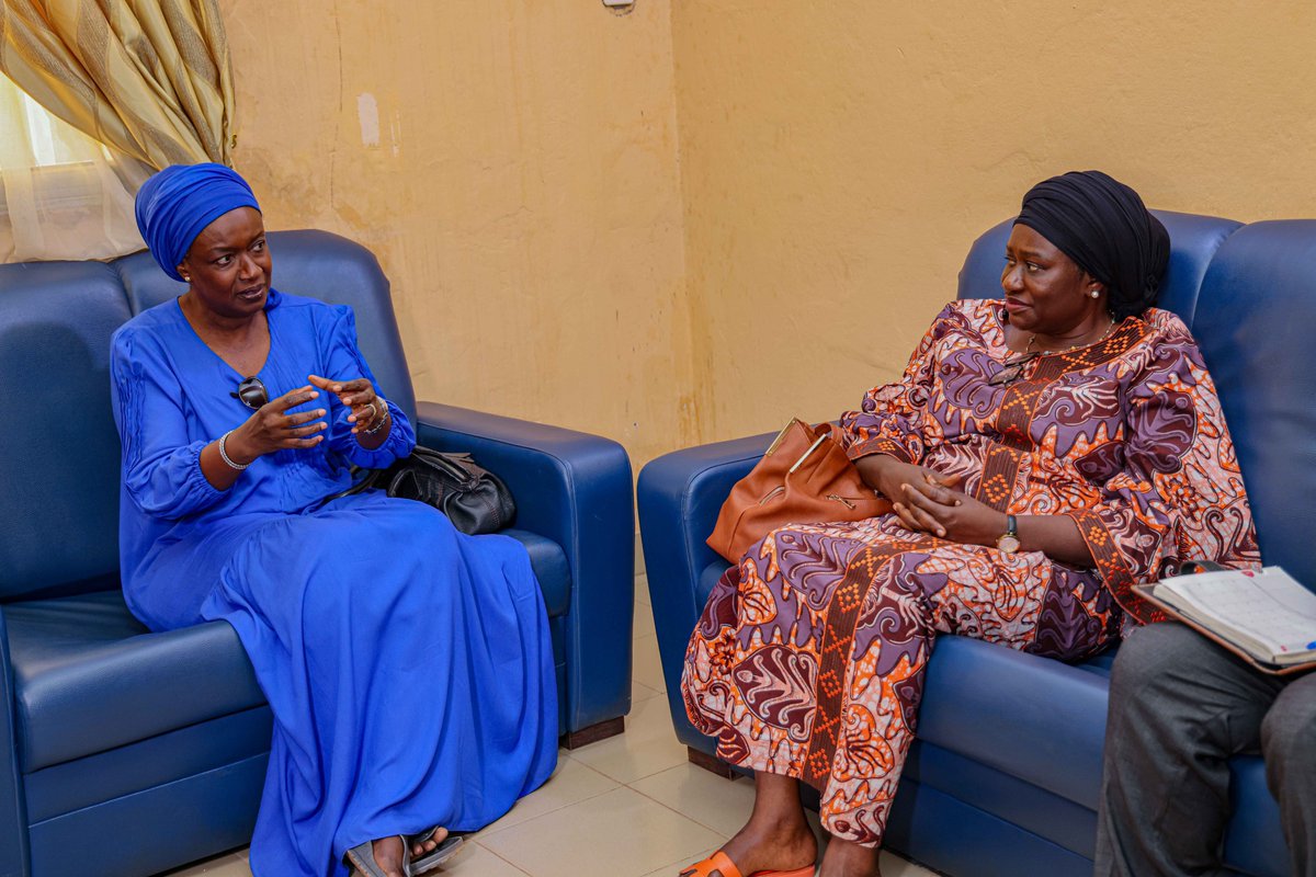 PnudTogo's tweet image. En visite dans la zone, @BintaSanneh2 et son équipe ont échangé avec le Directeur Régional de l'Agriculture à #Dapaong sur le Programme Intégré de développement de la filière tomate au côté de #REFED.
#ChaîneDeValeur #ODD2 #ODD8 #AgricultureDurable #Tomate