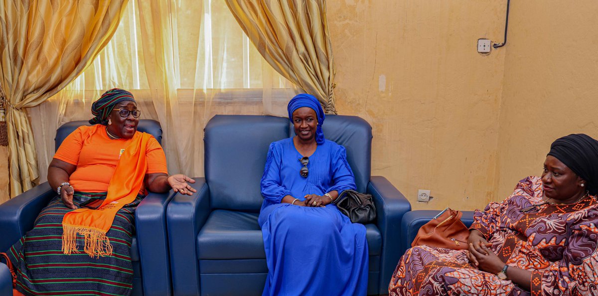 PnudTogo's tweet image. En visite dans la zone, @BintaSanneh2 et son équipe ont échangé avec le Directeur Régional de l'Agriculture à #Dapaong sur le Programme Intégré de développement de la filière tomate au côté de #REFED.
#ChaîneDeValeur #ODD2 #ODD8 #AgricultureDurable #Tomate