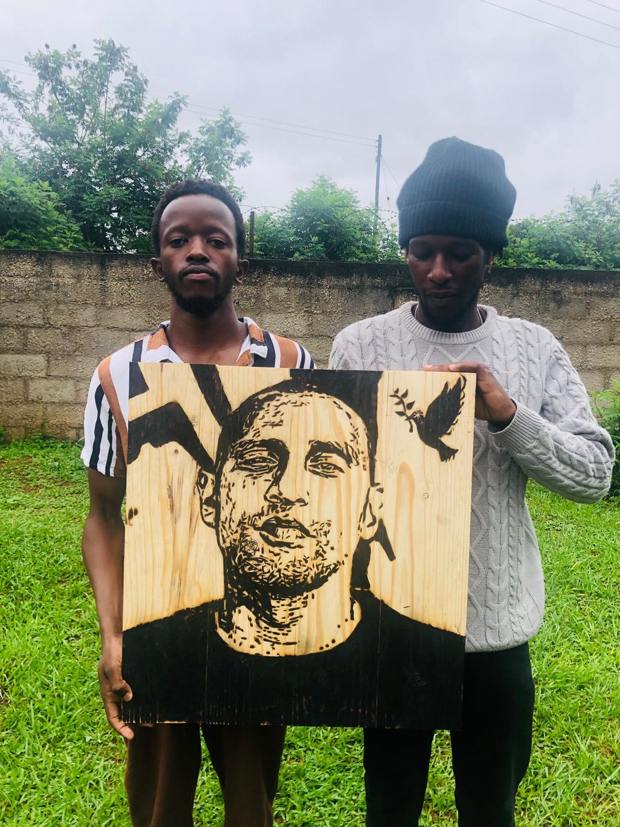 MxolisiKingMol1's tweet image. After 2 days/48 hours of DILIGENT CRAFTSMANSHIP on Dj Warras wood burn  piece with @mihla_dube, a MASTERPIECE was produced 🕊🙏❤️Condolences to all his FANS, LOVED ONES, we hope JUSTICE will PREVAIL, we LOST A REAL 1 bafe2!💔😭 #woodburn #artonx #pyrography #RIPDJWarras