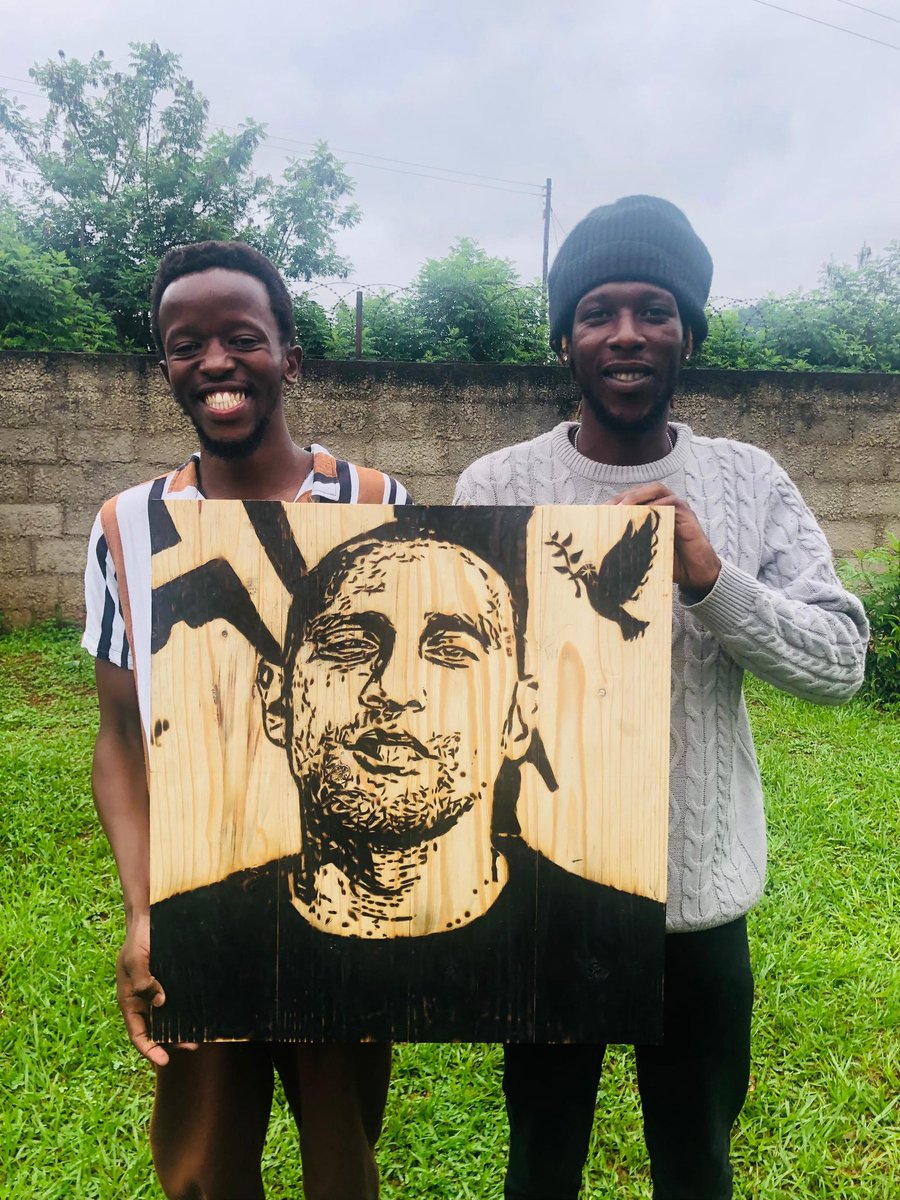 MxolisiKingMol1's tweet image. After 2 days/48 hours of DILIGENT CRAFTSMANSHIP on Dj Warras wood burn  piece with @mihla_dube, a MASTERPIECE was produced 🕊🙏❤️Condolences to all his FANS, LOVED ONES, we hope JUSTICE will PREVAIL, we LOST A REAL 1 bafe2!💔😭 #woodburn #artonx #pyrography #RIPDJWarras