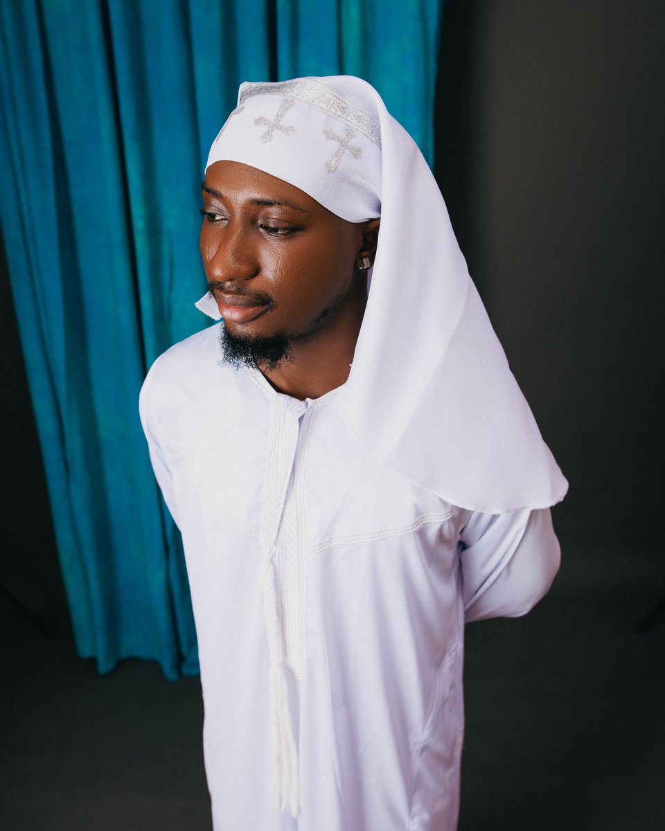 vibe__creator's tweet image. 💌: I created this music to share my journey with you—every step, every sound, every emotion. Tonight at midnight, I’m officially dropping new music my first single of the year, something very close to my heart, and I wanted you to be the first to experience it.