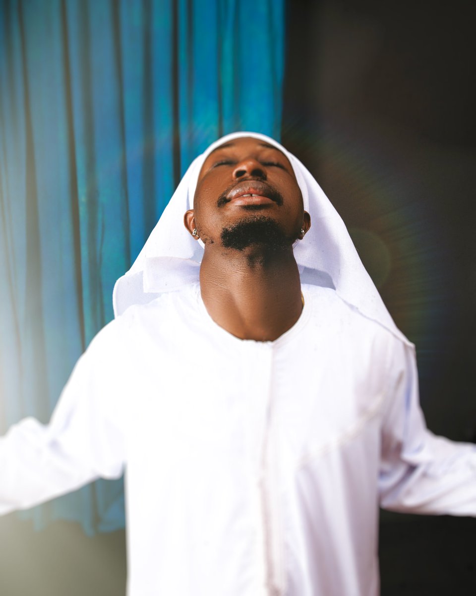 vibe__creator's tweet image. 💌: I created this music to share my journey with you—every step, every sound, every emotion. Tonight at midnight, I’m officially dropping new music my first single of the year, something very close to my heart, and I wanted you to be the first to experience it.