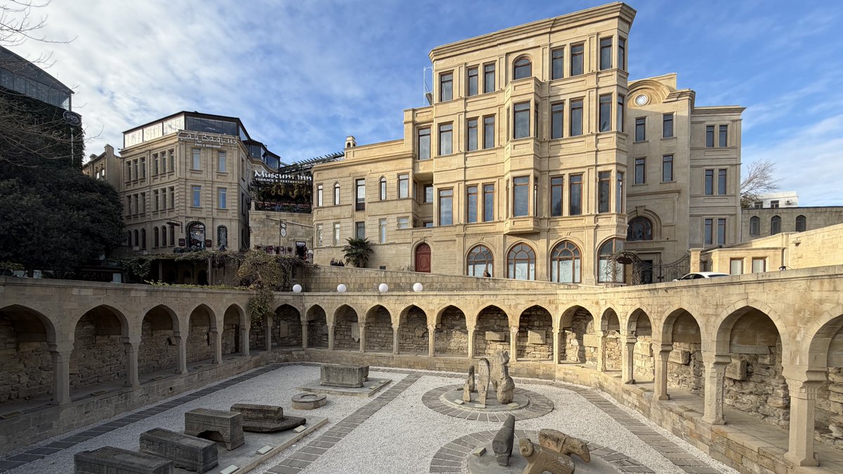 satofishi's tweet image. 140th flight of 2025: Emirates EK2196 operated by flydubai FZ707 from Dubai to Baku.

This is my 1104th flight of all time, and Azerbaijan (ISO 3166-2:AZ) is the 110th independent sovereign country I have visited. 🇦🇪✈️🇦🇿