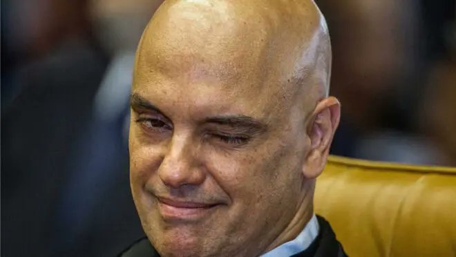 ChristiMGil's tweet photo. Why did you pardon the worst human rights violator in our country's history and, consequently, strengthen a judicial narco-dictatorship? Whatever the pact behind it, we Brazilians hope that you can reverse it.
That's not the behavior of a christian.
@POTUS 
@marcorubio https://t.co/sAPJQHiIeb