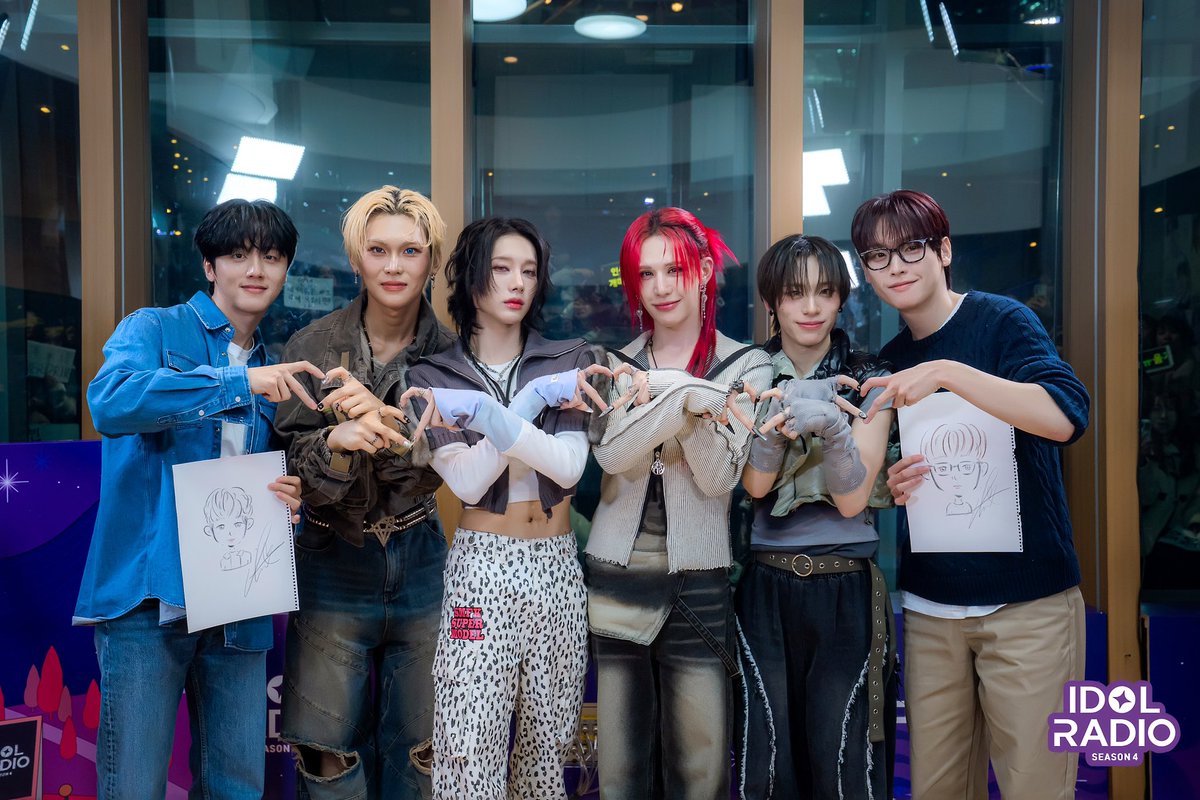 binseongluvr's tweet photo. gonna make this my wallpaper they did it for meeeeee https://t.co/sAuIhObfHm