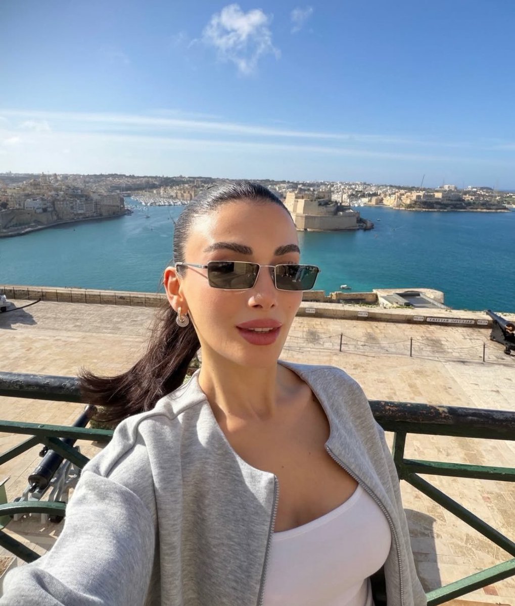 Güneş’i gördüm🥹 çiçek kızım benim 😍

#ÖzgeYağız