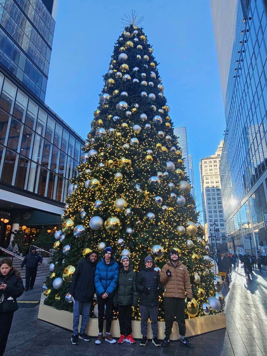 NA_VMS's tweet photo. Viking Academy visits the Big Apple! 🎄❄️ https://t.co/yywJrVZW7g