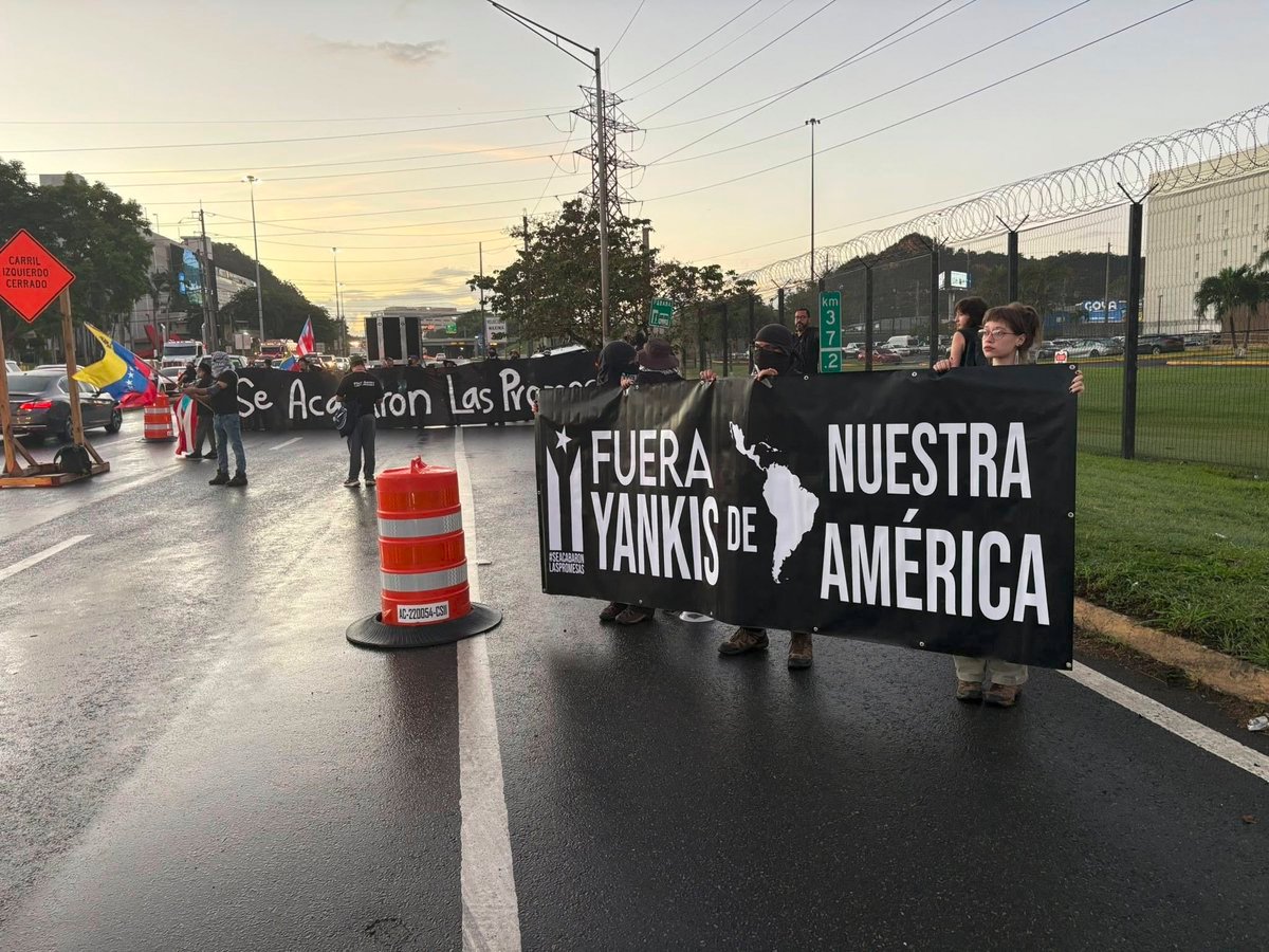 ldejesusreyes's tweet image. Ayer en Puerto Rico. Muestras de solidaridad con el pueblo de Venezuela.