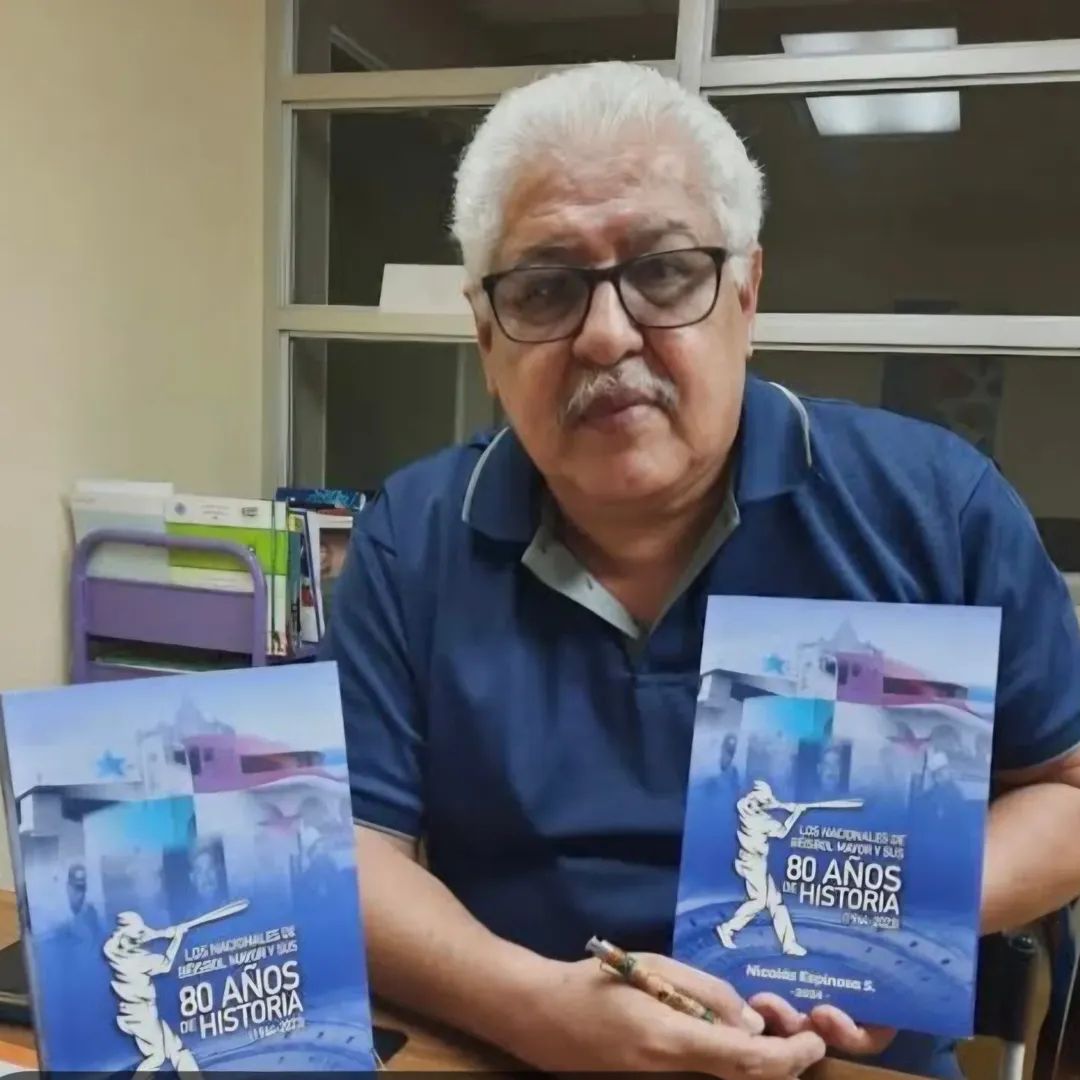 Difícil aceptar la información del fallecimiento de mi hermanazo Nicolás Espinosa Serrano.
Mi amigo, compañero y colega en <a href="/prensacom/">La Prensa Panamá</a>
Descansa en Paz Leyenda del periodismo deportivo en Panamá.
Un abrazo grande hasta la eternidad Nico.
#lasleyendasnuncamueren