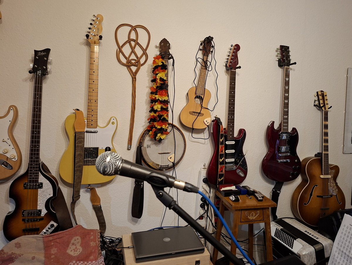 Have you ever met someone who is a doctor, professor, and #guitarist in a band all at the same time?
#guitar #music