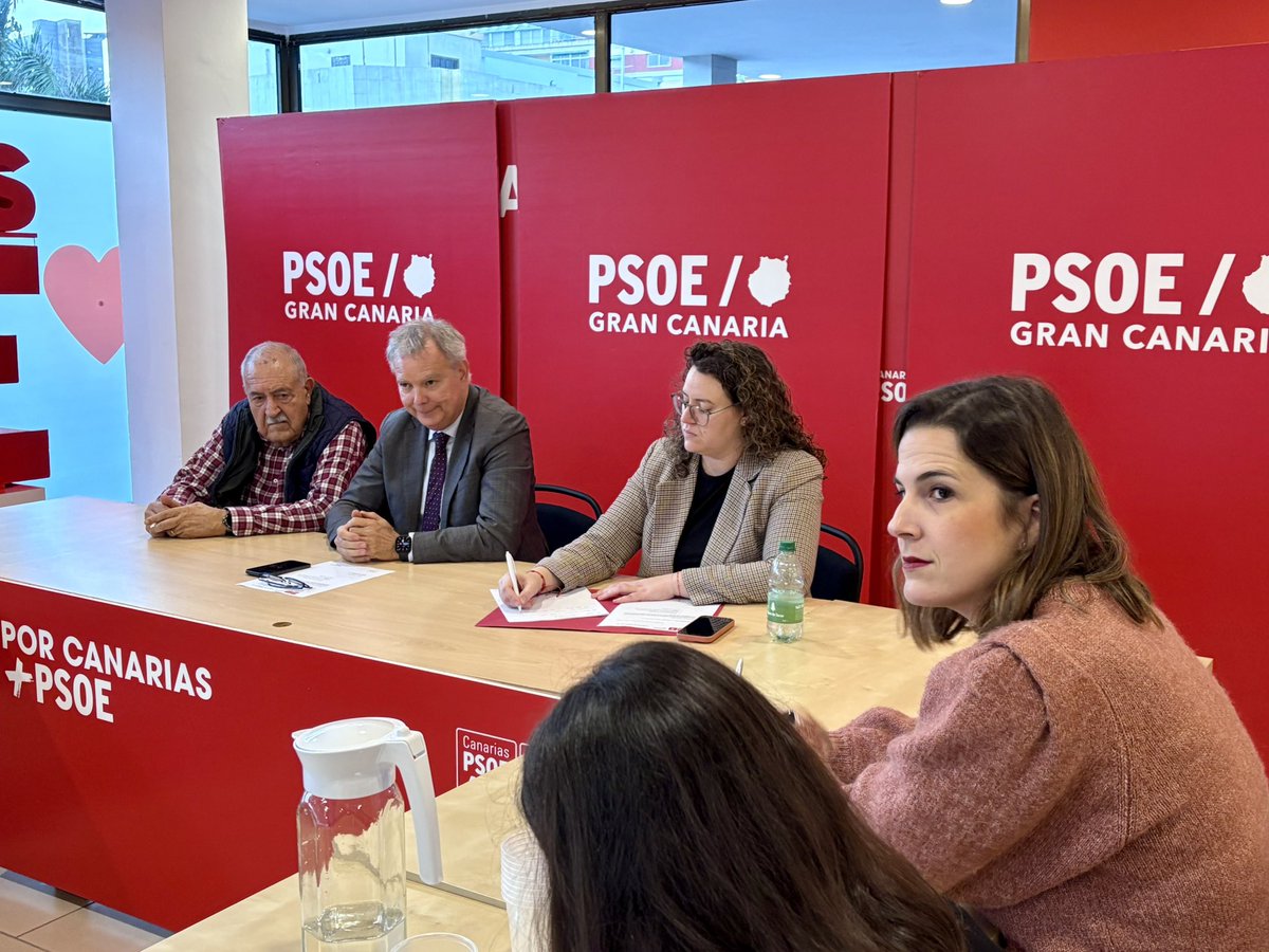 psoegc's tweet photo. 🌹Hoy hemos celebrado la última reunión de este año de la Comisión Ejecutiva Insular.

Abrimos el camino hacia 2026, con responsabilidad, proyecto y Gran Canaria en el centro. https://t.co/XNrWJ3Nj2s