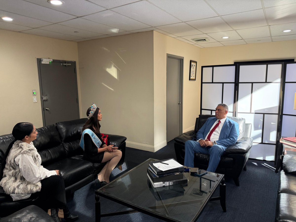 Nuestro Honorable Cónsul recibió la visita de Joheirry Mola, miss mundo República Dominicana 2025, con quien exploró formas de inspirar a los jóvenes a conectarse con sus raíces, participar activamente en la comunidad y aprovechar las oportunidades que les brinda su cultura 🇩🇴.