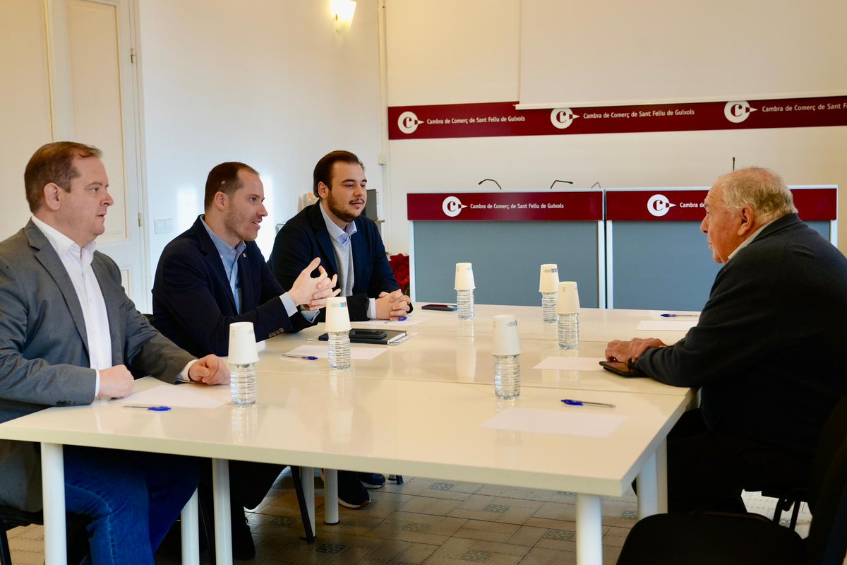 El PP aposta a la Cambra de Comerç de Sant Feliu per reduir la burocràcia i la pressió fiscal.
#PPGirona 
diaridegirona.cat/baix-emporda/2…