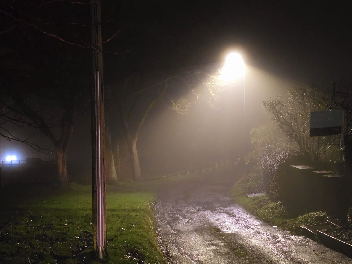 Foggy evening stroll around ryhill Wakefield <a href="/kerriegosneyTV/">Kerrie Gosney</a> <a href="/itvweather/">ITV Weather</a> <a href="/KeeleyDonovan/">Keeley Donovan</a> <a href="/Hudsonweather/">Paul Hudson</a> <a href="/SimonOKing/">Simon King</a> <a href="/bbcweather/">BBC Weather</a> <a href="/metoffice/">Met Office</a> <a href="/katerinaweather/">Katerina Christodoulou</a> <a href="/ThePhotoHour/">#ThePhotoHour</a> <a href="/Expwakefield/">Experience Wakefield</a> <a href="/MyWakefield/">Wakefield Council</a> <a href="/WakeExpress/">Wakefield Express</a> <a href="/journoLeanneC/">Leanne Clarke</a> <a href="/WkfdOfficial/">Wakefield Official News</a> #fog