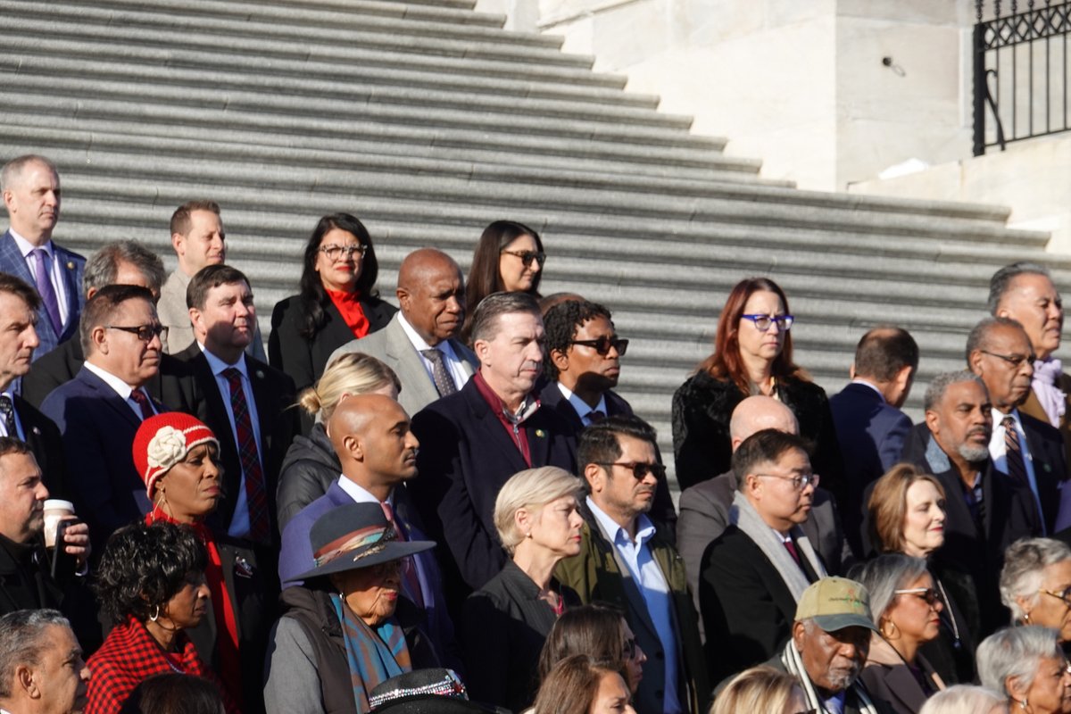 Image for the Tweet beginning: Proud to stand with @HouseDemocrats