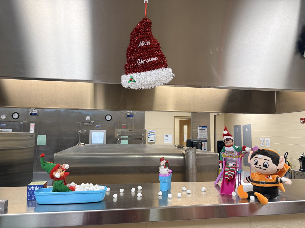 Saying goodbye to Brownie and our elves today, it’s been fun! <a href="/SITG_Browns/">Stay in the Game! Attendance Network</a> <a href="/KQuall/">Kristine Quallich</a>