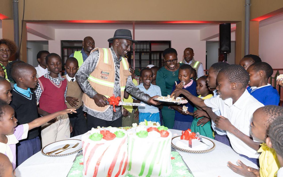 WilliamsRuto's tweet photo. What a joy it was lighting up the Christmas tree and cutting cake with the amazing children of the New Mukuru Housing Estate.

Laughter in the air, smiles all around, and a little festive magic to remind us that this season is truly about community, hope, and happy hearts. https://t.co/IRklyJVb5d