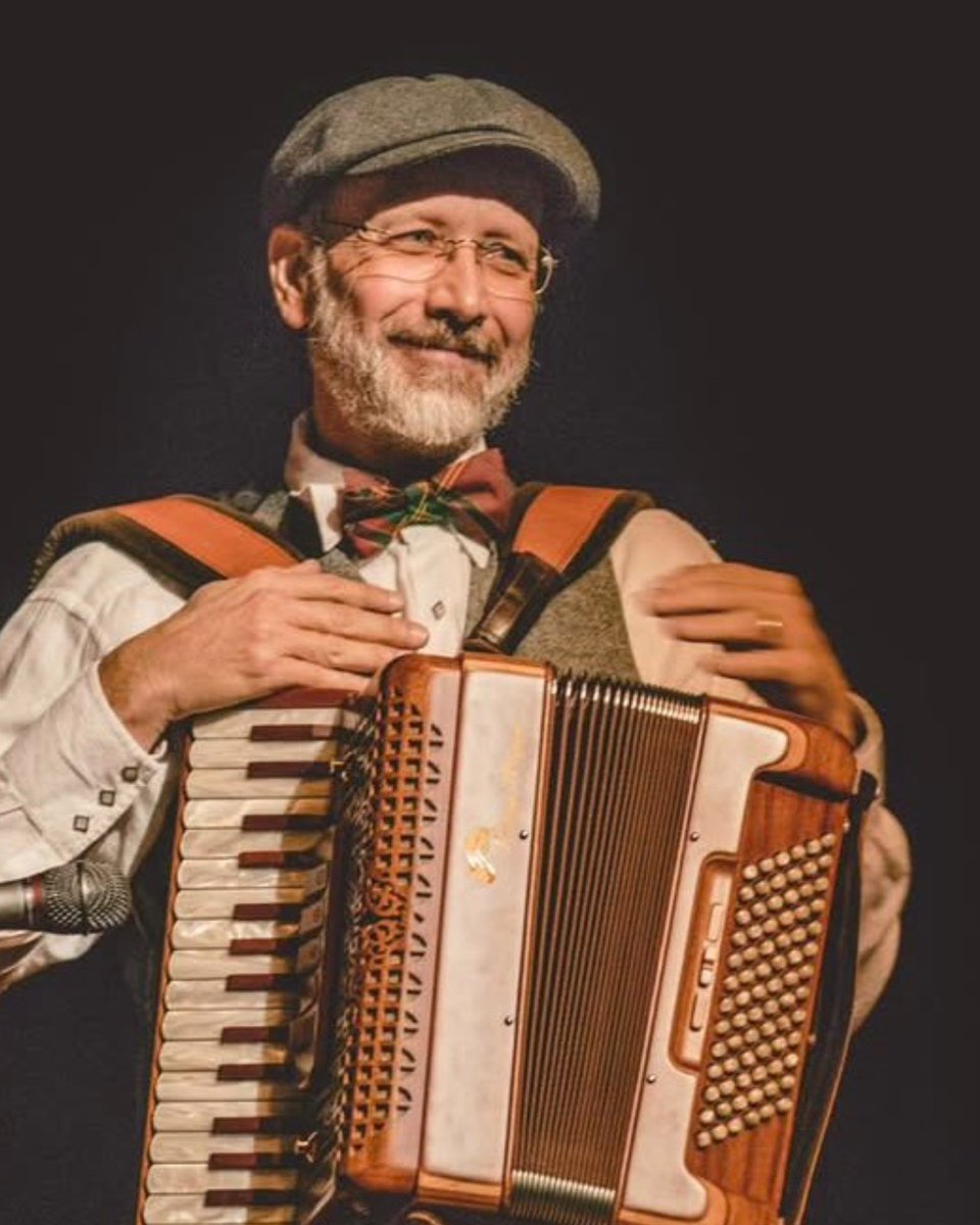 Today at the Frist ✨ 🎶 Live music with Grammy winner Jeff Taylor