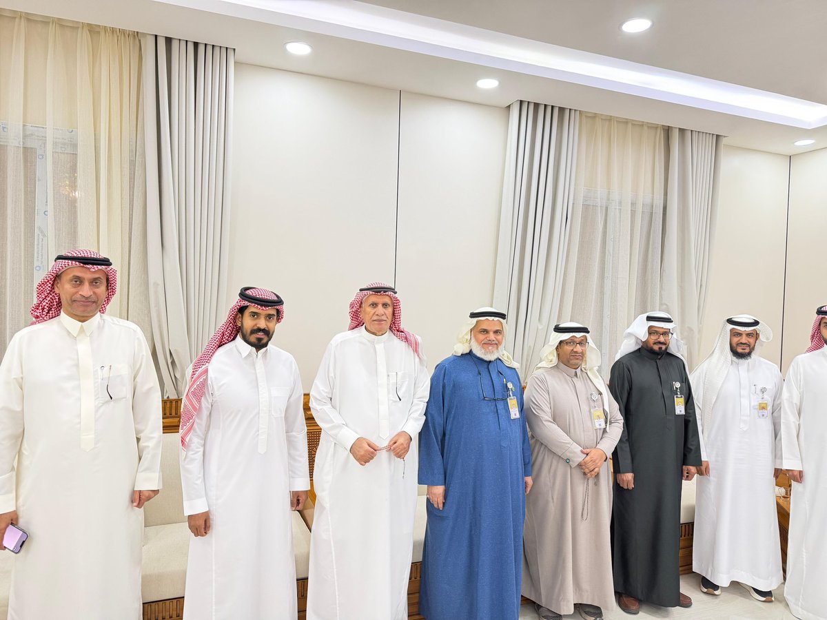 #الشرقية_ <a href="/Aleshta11/">ملتقى الاشتاء</a> تشرفت في حضرت عدد  من الشخصيات الاجتماعية <a href="/BdalhadyUmry/">عبدالهادي العُمري</a> ورجال الأعمال والإعلام <a href="/bosalmanjo/">منير أبوبشيت</a> بحضور الاحتفاء وحفل الغداء الذي اقامه رجل الأعمال الأستاذ عبيد بن سعيد الجمعان القحطاني <a href="/a8111000/">عبيد الجمعان</a> لأعضاء موسوعة كيوبيديا العالمية برئاسة المشرف العام على الموسوعة