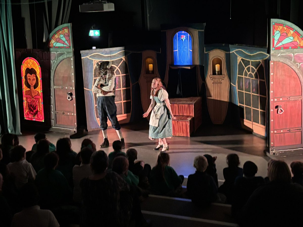 Newsome Junior Academy tweet media